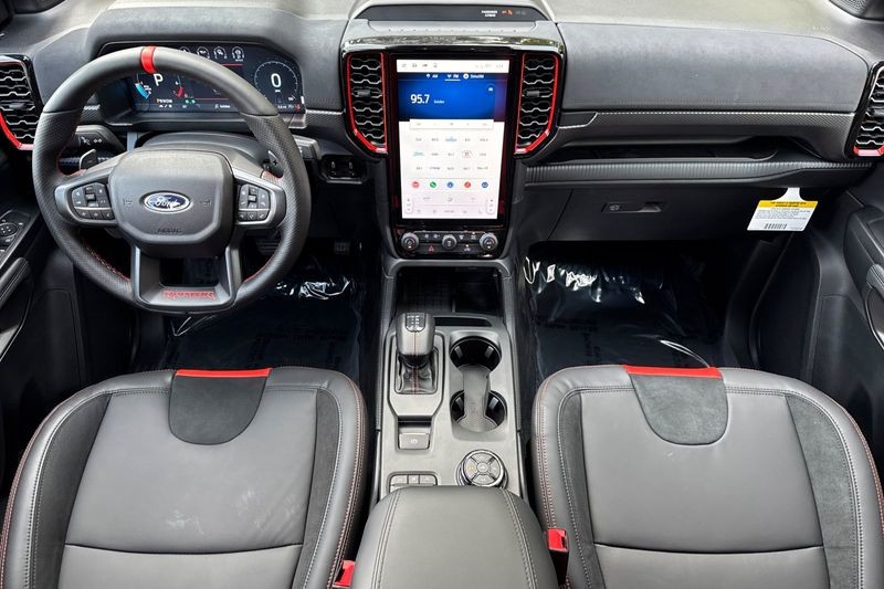 Ford Ranger Vehicle Full-screen Gallery Image 14