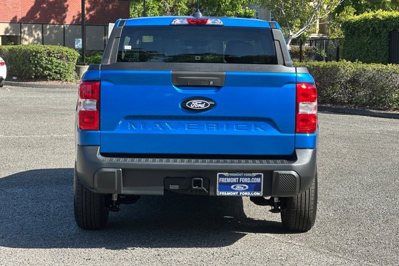 Ford Maverick Vehicle Full-screen Gallery Image 04