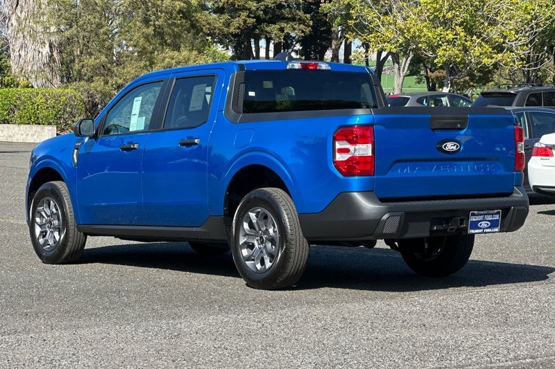 Ford Maverick Vehicle Full-screen Gallery Image 05