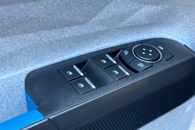 Ford Maverick Vehicle Full-screen Gallery Image 11