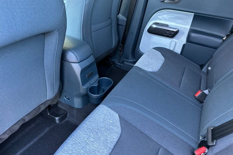 Ford Maverick Vehicle Full-screen Gallery Image 12