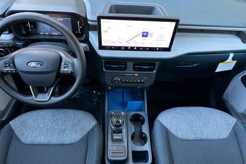Ford Maverick Vehicle Full-screen Gallery Image 13
