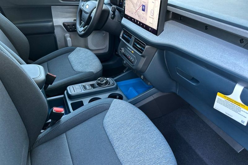 Ford Maverick Vehicle Full-screen Gallery Image 15
