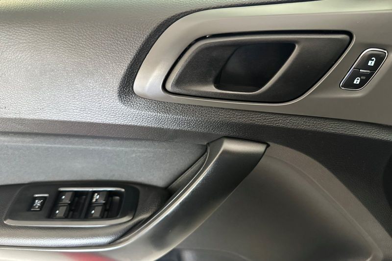 Ford Ranger Vehicle Full-screen Gallery Image 11