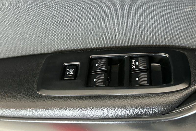 Ford Ranger Vehicle Full-screen Gallery Image 12