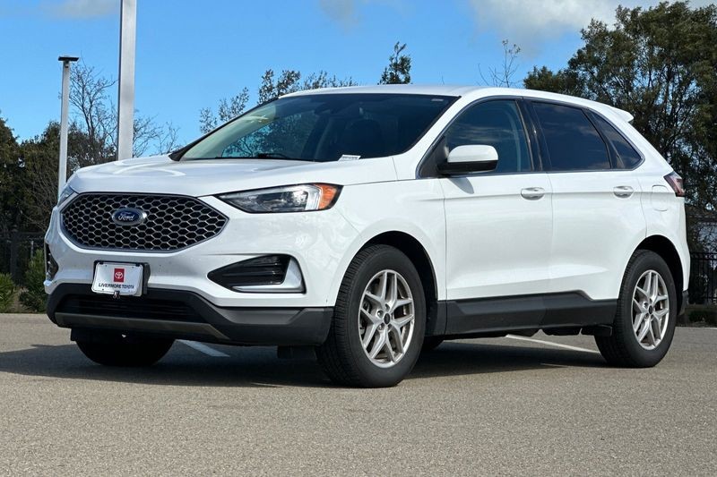 Ford Edge Vehicle Full-screen Gallery Image 07