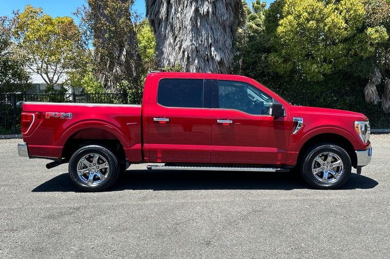 Ford F-150 Vehicle Full-screen Gallery Image 02