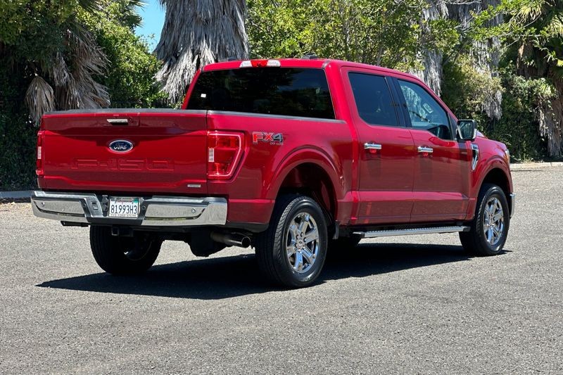 Ford F-150 Vehicle Full-screen Gallery Image 03