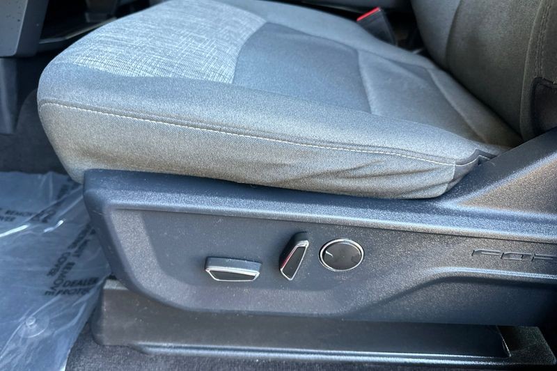 Ford F-150 Vehicle Full-screen Gallery Image 13