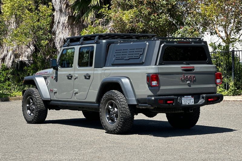 Jeep Gladiator Vehicle Full-screen Gallery Image 05