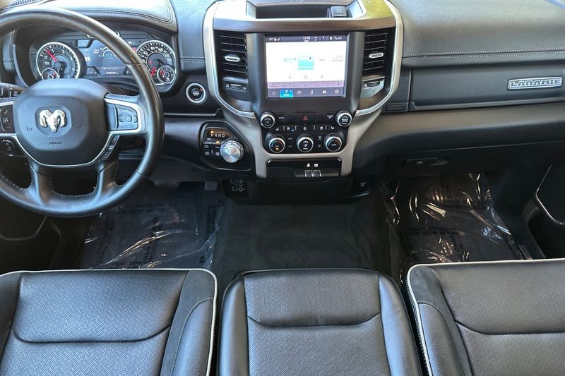 Ram 1500 Vehicle Full-screen Gallery Image 14