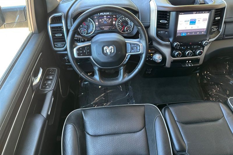 Ram 1500 Vehicle Full-screen Gallery Image 15