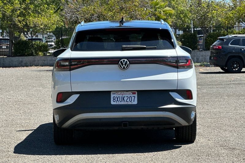 Volkswagen ID.4 Vehicle Full-screen Gallery Image 04