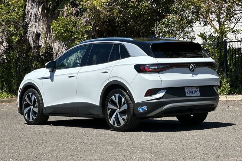 Volkswagen ID.4 Vehicle Full-screen Gallery Image 05