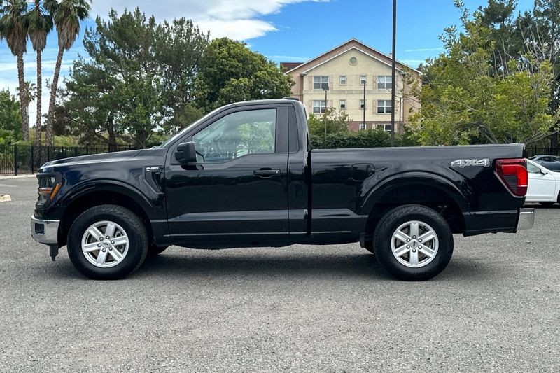 Ford F-150 Vehicle Full-screen Gallery Image 07