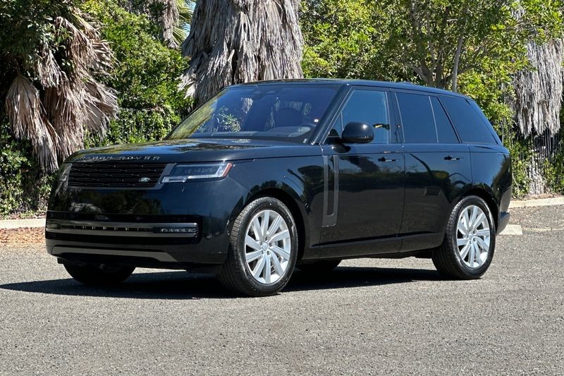Land Rover Range Rover Vehicle Full-screen Gallery Image 07