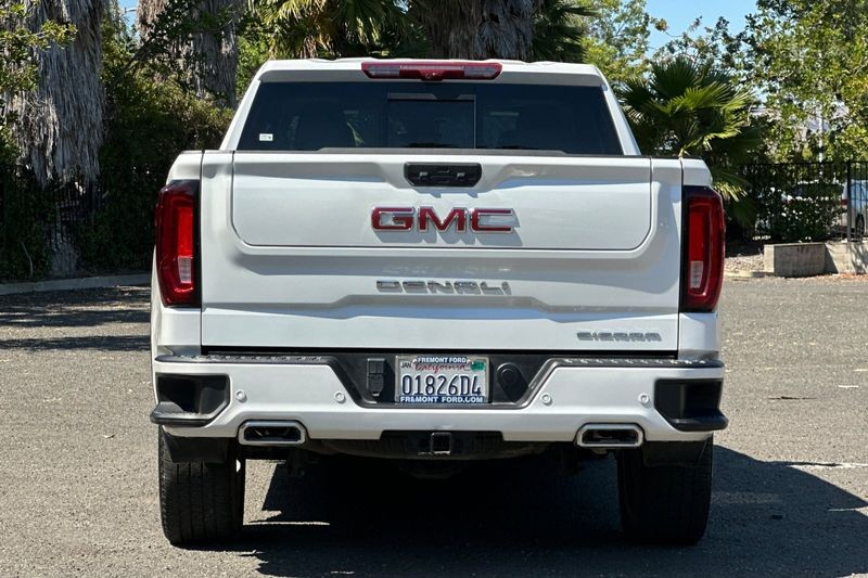 GMC Sierra 1500 Vehicle Full-screen Gallery Image 04