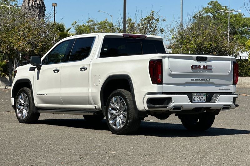 GMC Sierra 1500 Vehicle Full-screen Gallery Image 05