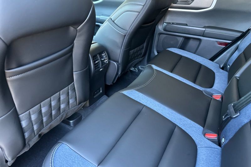 Ford Bronco Sport Vehicle Full-screen Gallery Image 12