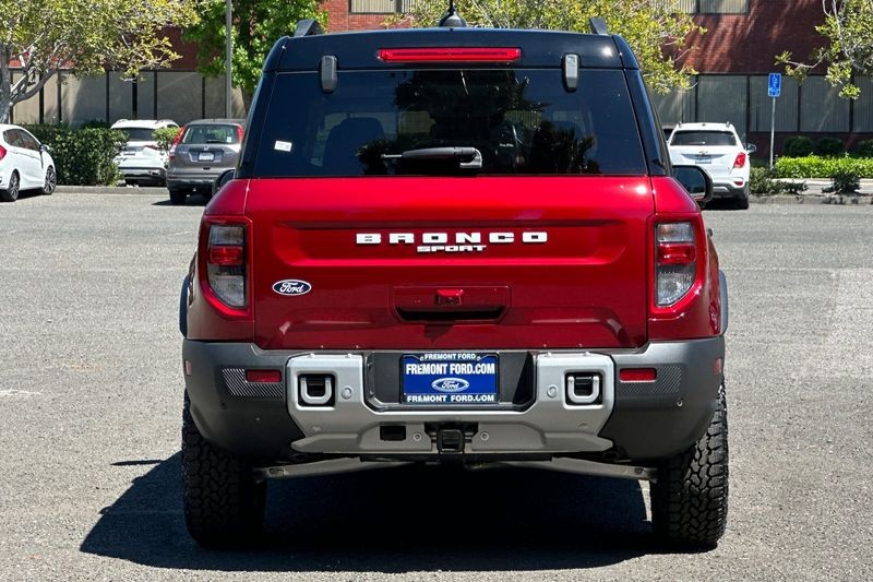 Ford Bronco Sport Vehicle Full-screen Gallery Image 04