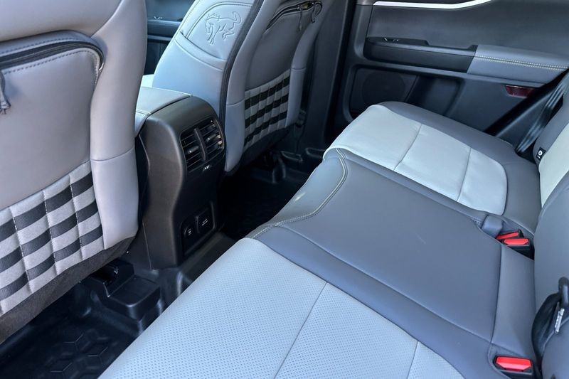 Ford Bronco Sport Vehicle Full-screen Gallery Image 12
