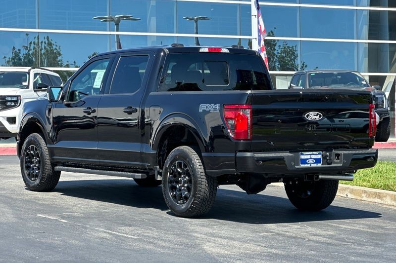 Ford F-150 Vehicle Full-screen Gallery Image 05