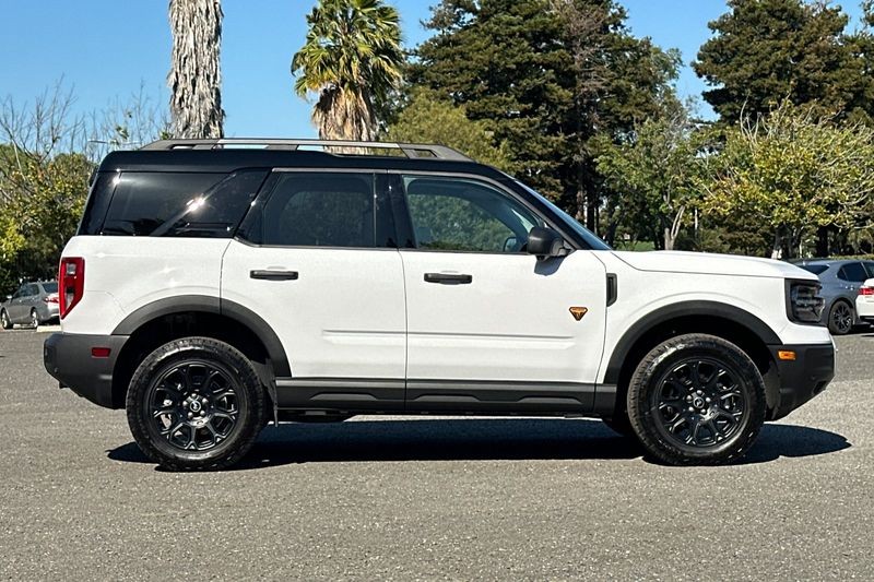 Ford Bronco Sport Vehicle Full-screen Gallery Image 02