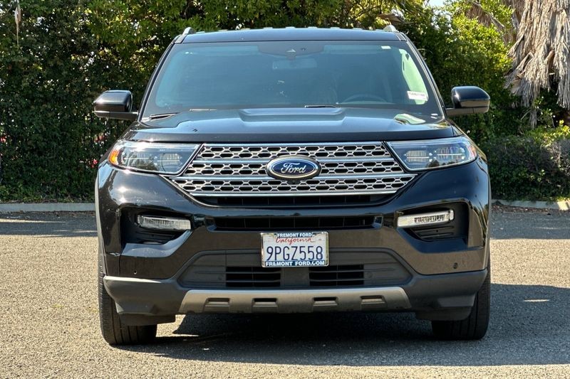 Ford Explorer Vehicle Full-screen Gallery Image 09