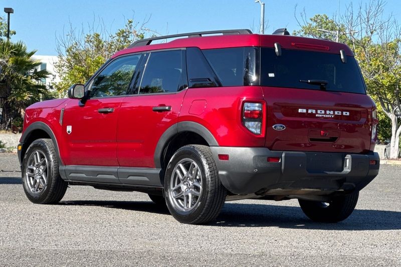 Ford Bronco Sport Vehicle Full-screen Gallery Image 05