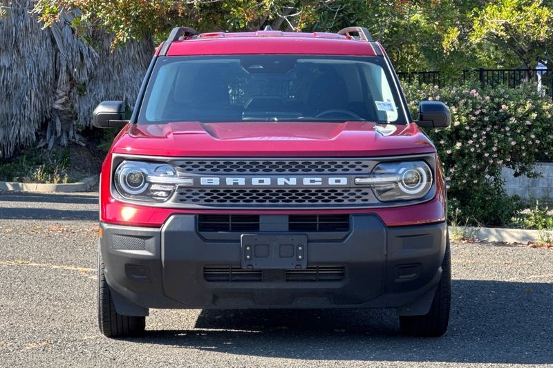 Ford Bronco Sport Vehicle Full-screen Gallery Image 09