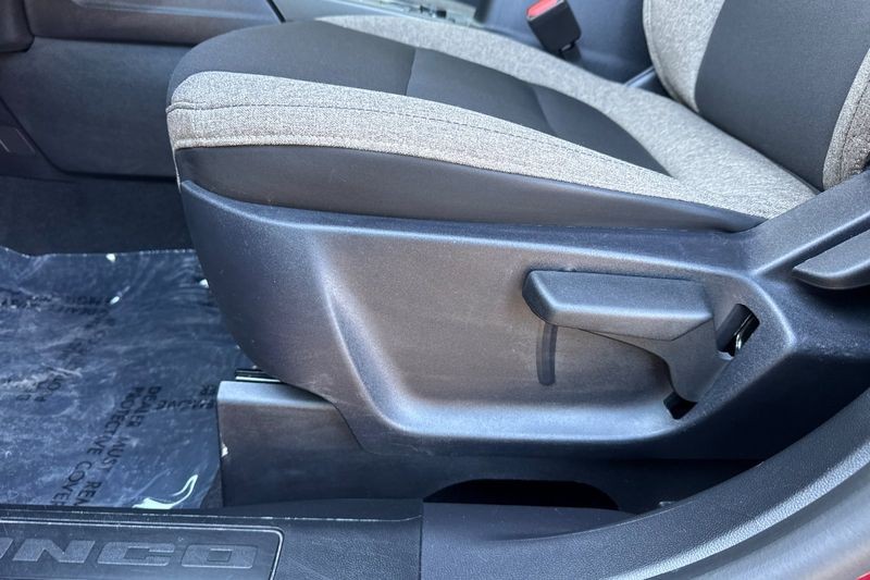 Ford Bronco Sport Vehicle Full-screen Gallery Image 13