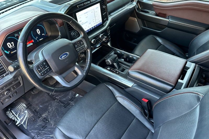 Ford F-150 Vehicle Full-screen Gallery Image 10