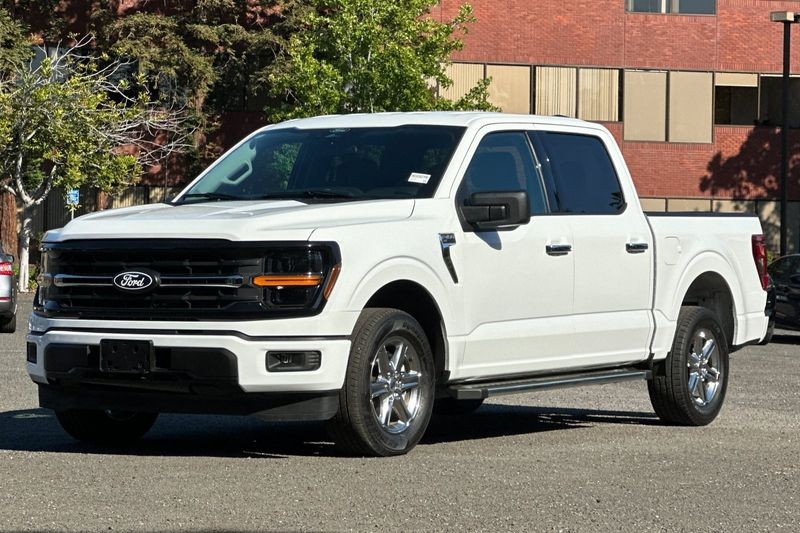 Ford F-150 Vehicle Full-screen Gallery Image 08