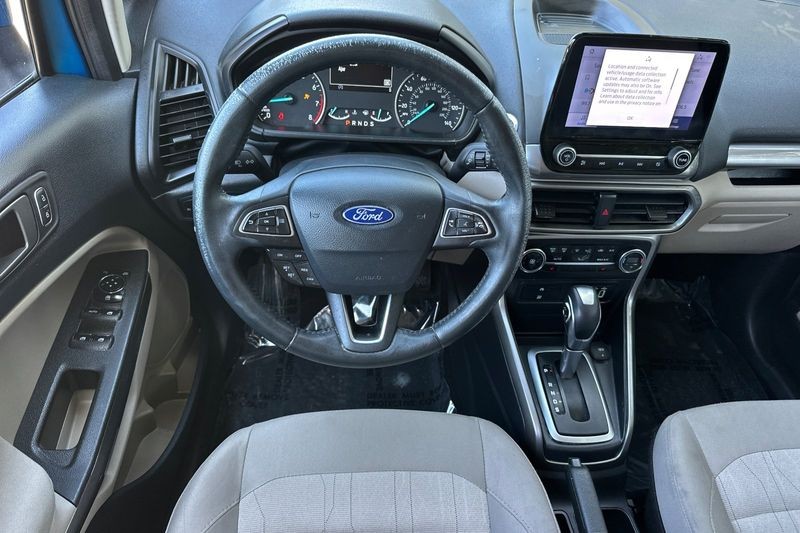 Ford EcoSport Vehicle Full-screen Gallery Image 15
