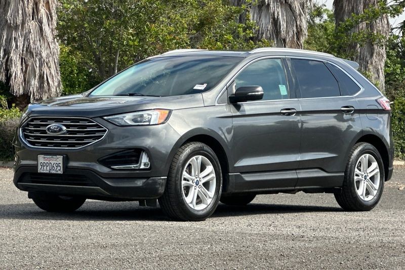 Ford Edge Vehicle Full-screen Gallery Image 08