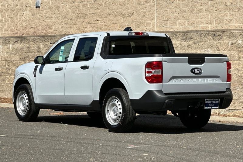 Ford Maverick Vehicle Full-screen Gallery Image 05