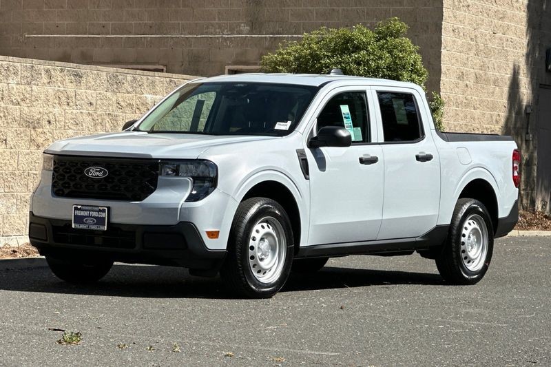 Ford Maverick Vehicle Full-screen Gallery Image 07