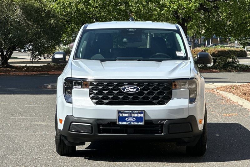 Ford Maverick Vehicle Full-screen Gallery Image 08