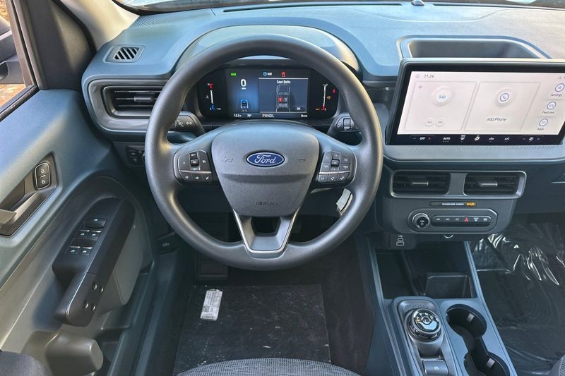 Ford Maverick Vehicle Full-screen Gallery Image 15