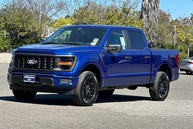 Ford F-150 Vehicle Full-screen Gallery Image 07