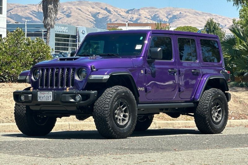 Jeep Wrangler Vehicle Full-screen Gallery Image 08