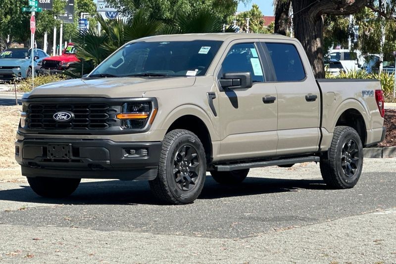 Ford F-150 Vehicle Full-screen Gallery Image 07