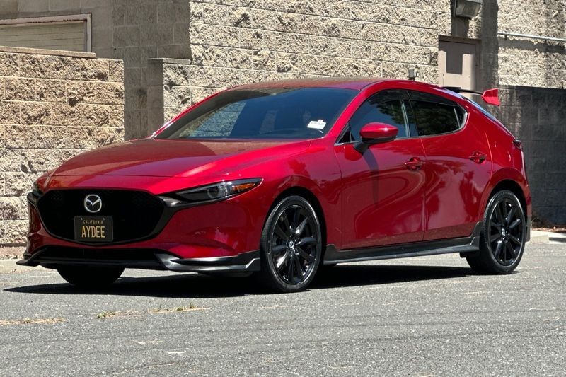 Mazda Mazda3 Vehicle Full-screen Gallery Image 08