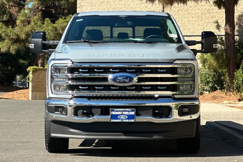 Ford F-250SD Vehicle Full-screen Gallery Image 08