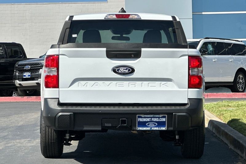 Ford Maverick Vehicle Full-screen Gallery Image 04