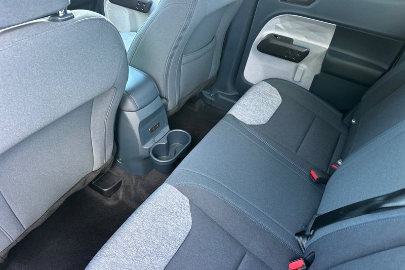 Ford Maverick Vehicle Full-screen Gallery Image 12