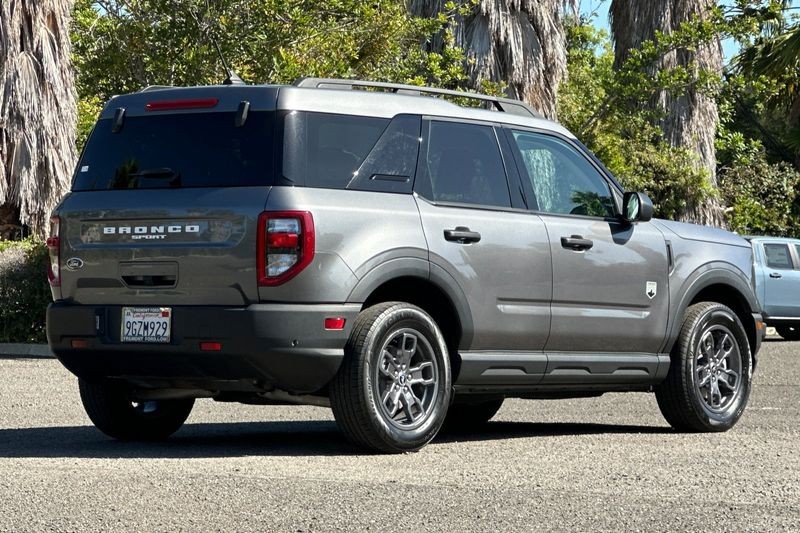 Ford Bronco Sport Vehicle Full-screen Gallery Image 03