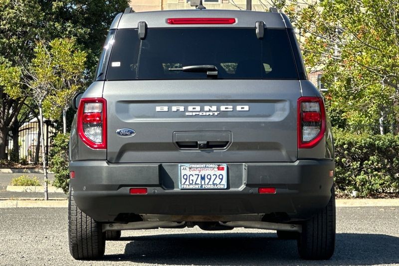 Ford Bronco Sport Vehicle Full-screen Gallery Image 04