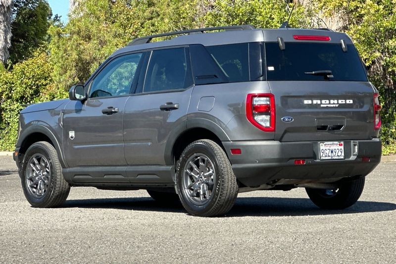 Ford Bronco Sport Vehicle Full-screen Gallery Image 05