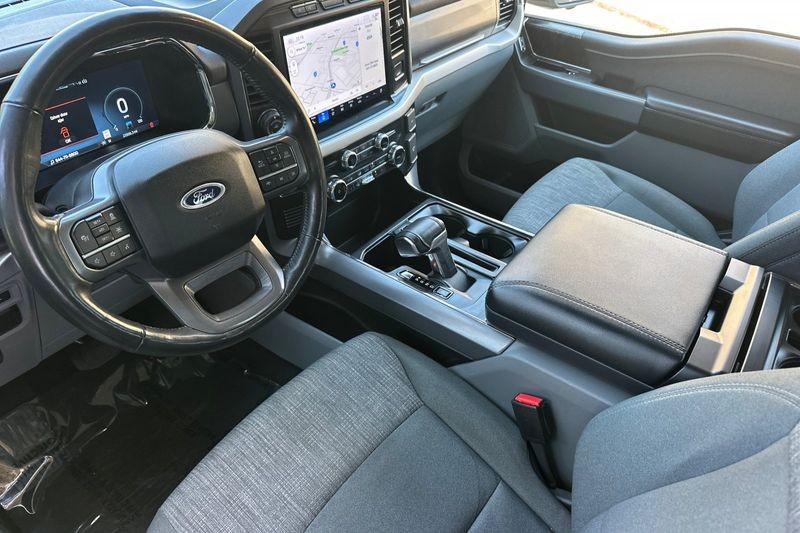 Ford F-150 Lightning Vehicle Full-screen Gallery Image 10